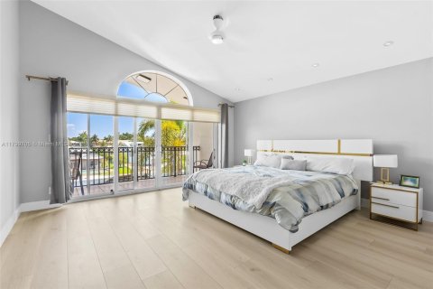 Townhouse in Fort Lauderdale, Florida 4 bedrooms, 299.7 sq.m. № 1744039 - photo 21
