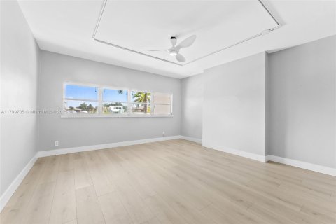 Townhouse in Fort Lauderdale, Florida 4 bedrooms, 299.7 sq.m. № 1744039 - photo 14