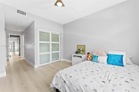 Townhouse in Fort Lauderdale, Florida 4 bedrooms, 299.7 sq.m. № 1744039 - photo 17