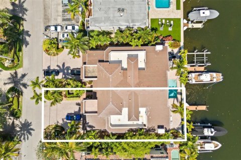 Townhouse in Fort Lauderdale, Florida 4 bedrooms, 299.7 sq.m. № 1744039 - photo 2