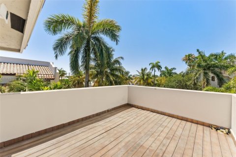 Townhouse in Fort Lauderdale, Florida 4 bedrooms, 299.7 sq.m. № 1744039 - photo 27