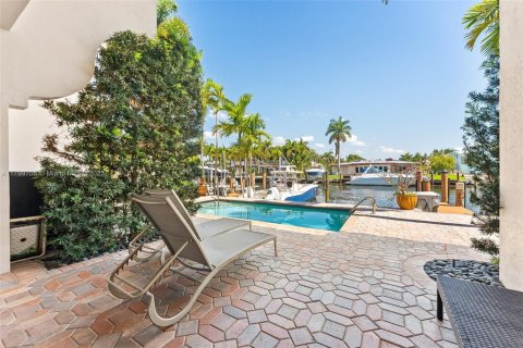 Townhouse in Fort Lauderdale, Florida 4 bedrooms, 299.7 sq.m. № 1744039 - photo 5