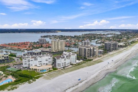 Condominio en venta en Clearwater, Florida, 2 dormitorios, 129.13 m2 № 2329760 - foto 3