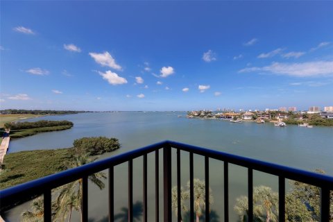 Condo à Belleair, Floride, 2 chambres  № 2097553
