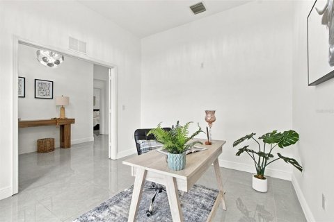 Casa en venta en Land O' Lakes, Florida, 5 dormitorios, 281.68 m2 № 2427654 - foto 16