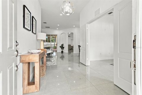 Casa en venta en Land O' Lakes, Florida, 5 dormitorios, 281.68 m2 № 2427654 - foto 10