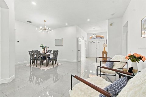 Casa en venta en Land O' Lakes, Florida, 5 dormitorios, 281.68 m2 № 2427654 - foto 22