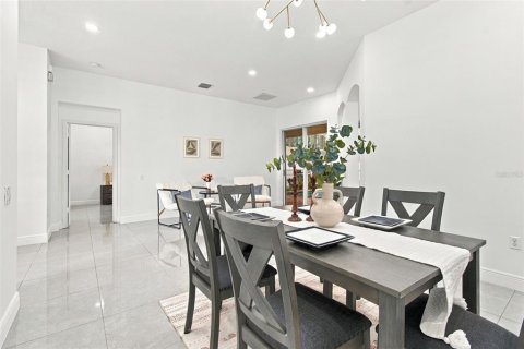 Casa en venta en Land O' Lakes, Florida, 5 dormitorios, 281.68 m2 № 2427654 - foto 18