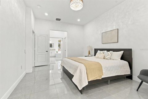 Casa en venta en Land O' Lakes, Florida, 5 dormitorios, 281.68 m2 № 2427654 - foto 26