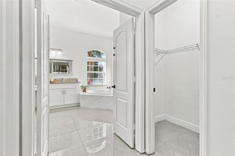 Casa en venta en Land O' Lakes, Florida, 5 dormitorios, 281.68 m2 № 2427654 - foto 30