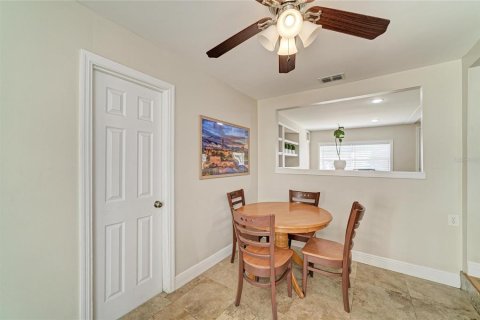 House in Saint Petersburg, Florida 2 bedrooms, 75.81 sq.m. № 2418663 - photo 24