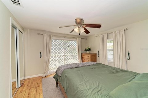 House in Saint Petersburg, Florida 2 bedrooms, 75.81 sq.m. № 2418663 - photo 25