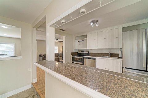 House in Saint Petersburg, Florida 2 bedrooms, 75.81 sq.m. № 2418663 - photo 23