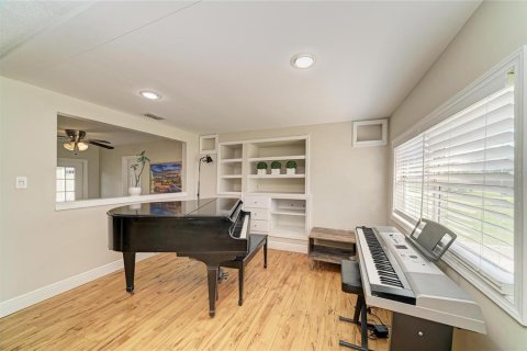 House in Saint Petersburg, Florida 2 bedrooms, 75.81 sq.m. № 2418663 - photo 17