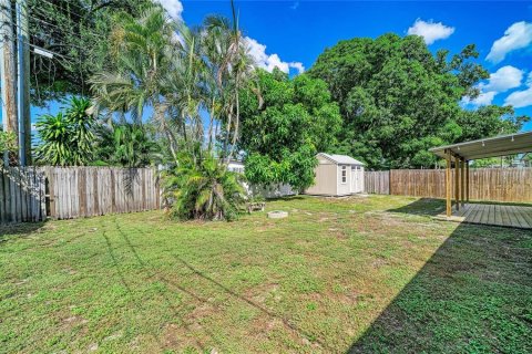 House in Saint Petersburg, Florida 2 bedrooms, 75.81 sq.m. № 2418663 - photo 12