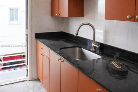 Commercial property in Miami Beach, Florida 532.33 sq.m. № 1989562 - photo 25