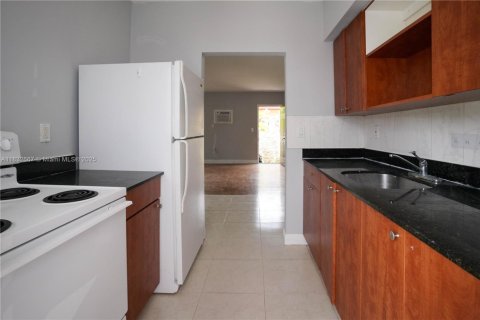 Commercial property in Miami Beach, Florida 532.33 sq.m. № 1989562 - photo 19