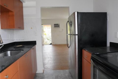 Commercial property in Miami Beach, Florida 532.33 sq.m. № 1989562 - photo 28