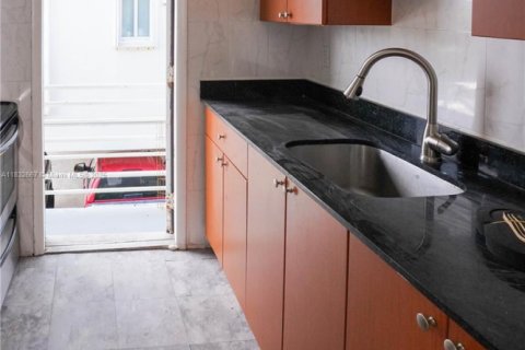 Commercial property in Miami Beach, Florida 532.33 sq.m. № 1989562 - photo 24