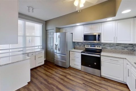 Condo in Saint Petersburg, Florida, 3 bedrooms  № 1848061 - photo 24