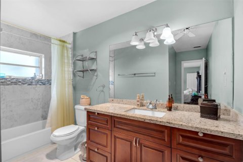Casa en venta en Tamarac, Florida, 4 dormitorios, 184.13 m2 № 1997462 - foto 19