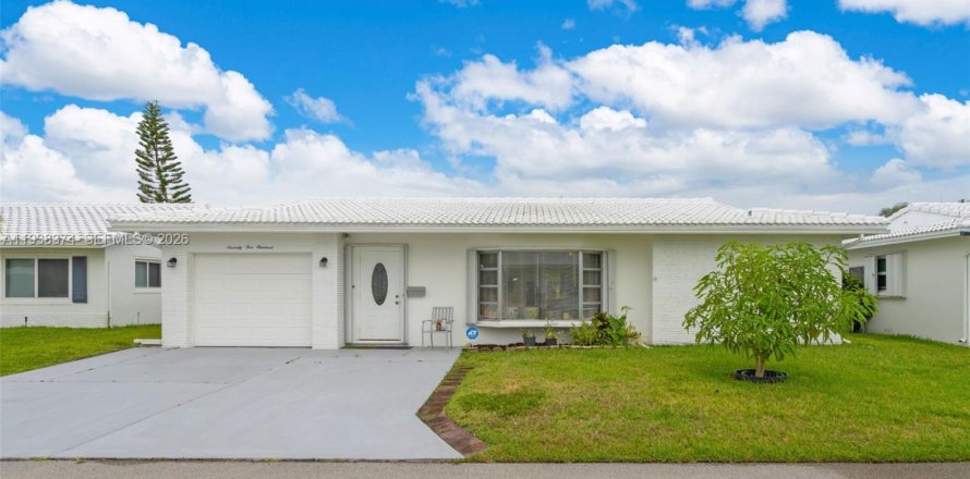 Casa en Tamarac, Florida 4 dormitorios, 184.13 m2 № 1997462