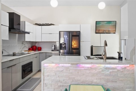 Купить виллу или дом в Майами-Гарденс, Флорида 4 спальни, 150.22м2, № 1930416 - фото 19