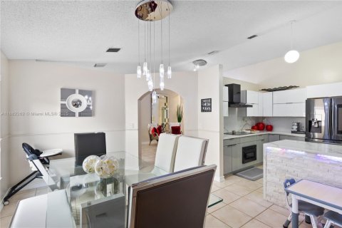 Купить виллу или дом в Майами-Гарденс, Флорида 4 спальни, 150.22м2, № 1930416 - фото 18