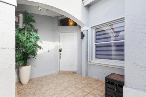 Купить виллу или дом в Майами-Гарденс, Флорида 4 спальни, 150.22м2, № 1930416 - фото 9