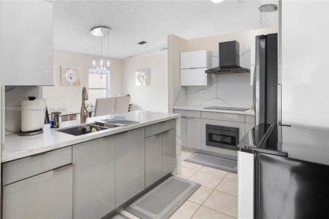 Купить виллу или дом в Майами-Гарденс, Флорида 4 спальни, 150.22м2, № 1930416 - фото 23