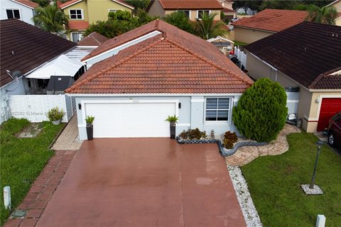 Купить виллу или дом в Майами-Гарденс, Флорида 4 спальни, 150.22м2, № 1930416 - фото 7