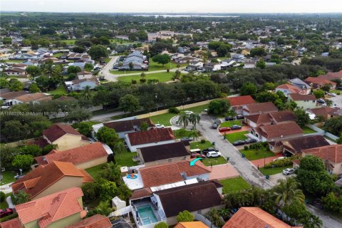 Купить виллу или дом в Майами-Гарденс, Флорида 4 спальни, 150.22м2, № 1930416 - фото 6