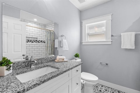House in Tampa, Florida 3 bedrooms, 136.01 sq.m. № 1894291 - photo 24