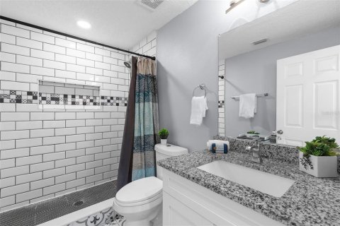 House in Tampa, Florida 3 bedrooms, 136.01 sq.m. № 1894291 - photo 17