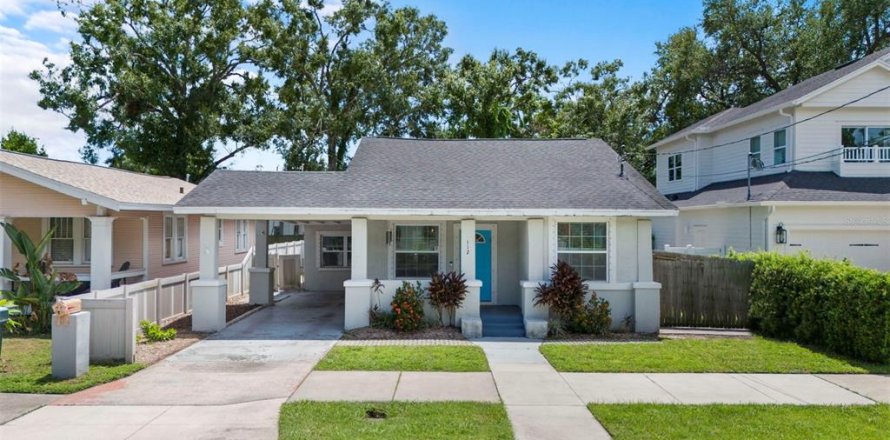 House in Tampa, Florida 3 bedrooms, 136.01 sq.m. № 1894291