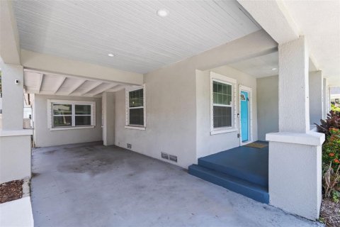 House in Tampa, Florida 3 bedrooms, 136.01 sq.m. № 1894291 - photo 4