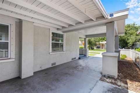 House in Tampa, Florida 3 bedrooms, 136.01 sq.m. № 1894291 - photo 3
