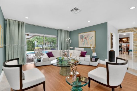 House in Miami, Florida 3 bedrooms, 209.59 sq.m. № 1999435 - photo 7