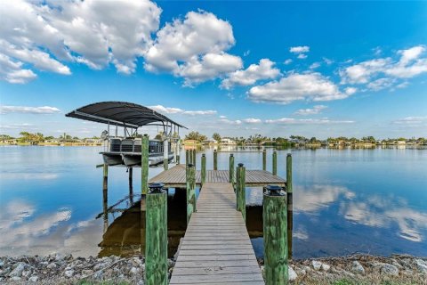 Casa en venta en Port Charlotte, Florida, 3 dormitorios, 195.84 m2 № 1509748 - foto 5