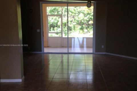 House in Port St. Lucie, Florida 4 bedrooms, 207.64 sq.m. № 1947406 - photo 14