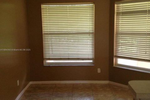 House in Port St. Lucie, Florida 4 bedrooms, 207.64 sq.m. № 1947406 - photo 7