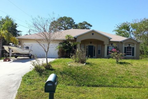 House in Port St. Lucie, Florida 4 bedrooms, 207.64 sq.m. № 1947406