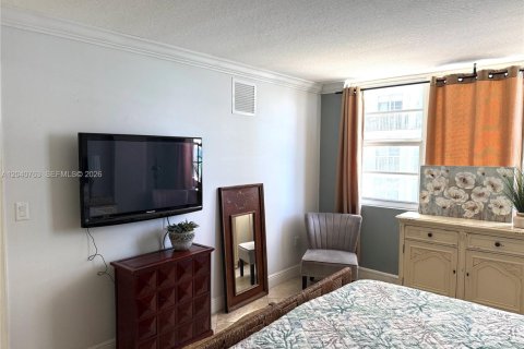 Condo in Miami Beach, Florida, 1 bedroom  № 2088117 - photo 10
