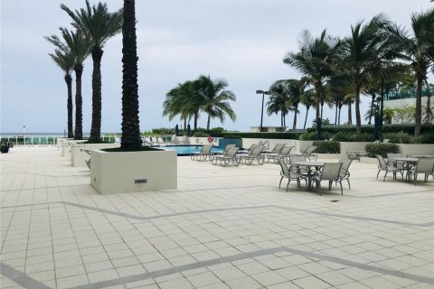 Condo in Miami Beach, Florida, 1 bedroom  № 2088117 - photo 16