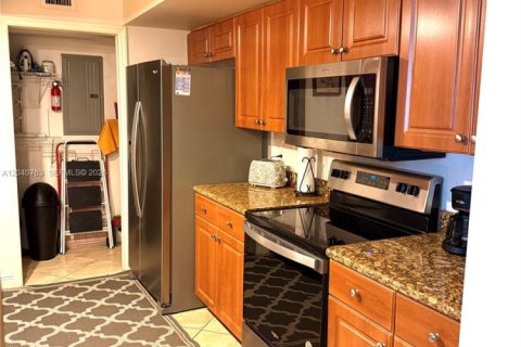 Condo in Miami Beach, Florida, 1 bedroom  № 2088117 - photo 3
