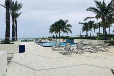 Condo in Miami Beach, Florida, 1 bedroom  № 2088117 - photo 15
