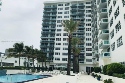 Condo in Miami Beach, Florida, 1 bedroom № 2088117