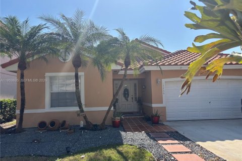 House in Miramar, Florida 3 bedrooms, 171.03 sq.m. № 2007771