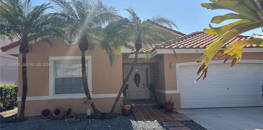 House in Miramar, Florida 3 bedrooms, 171.03 sq.m. № 2007771