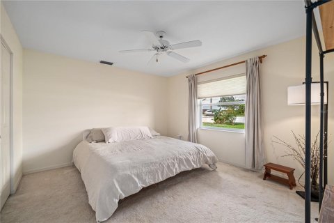 House in Sebring, Florida 2 bedrooms, 153.66 sq.m. № 1603144 - photo 13